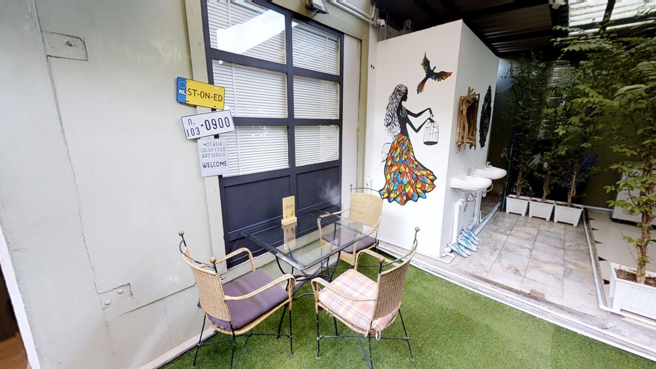 Bharani Hostel Bangkok Exterior photo