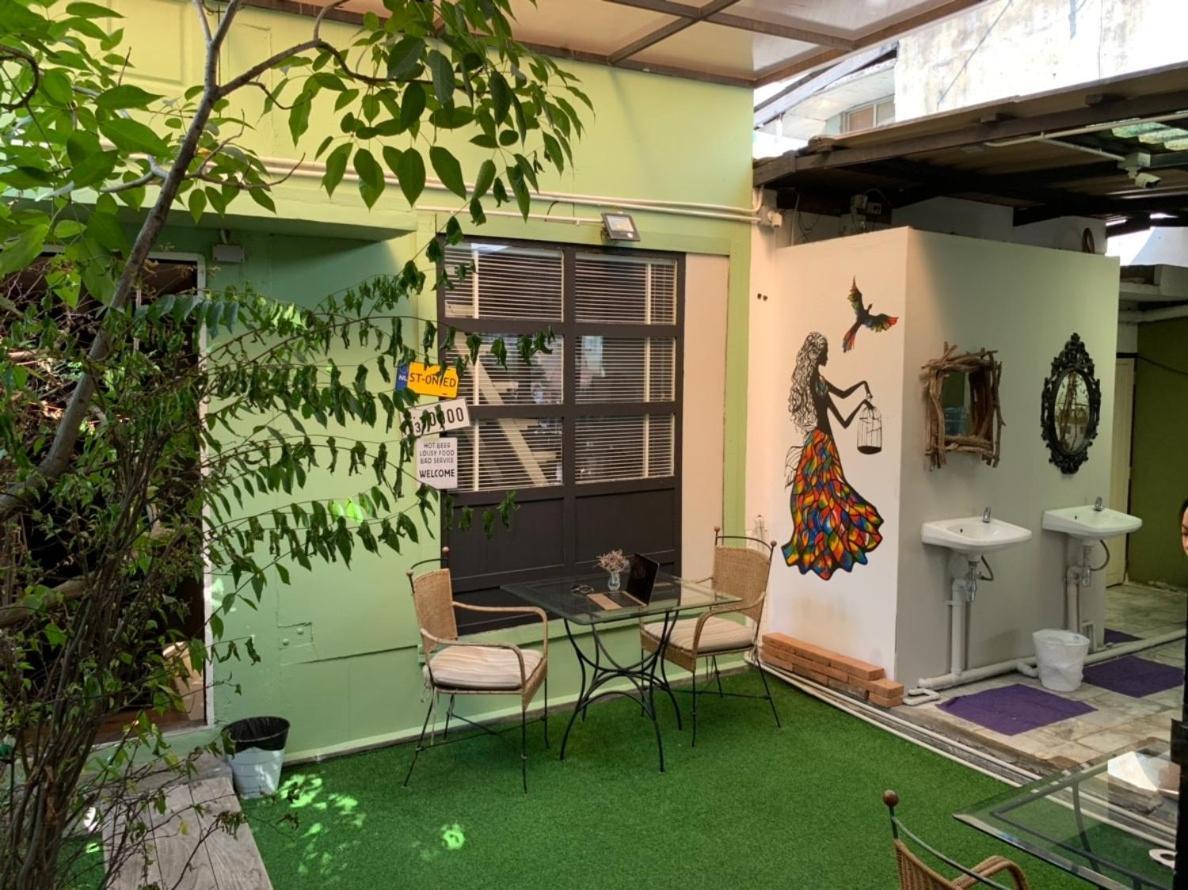 Bharani Hostel Bangkok Exterior photo