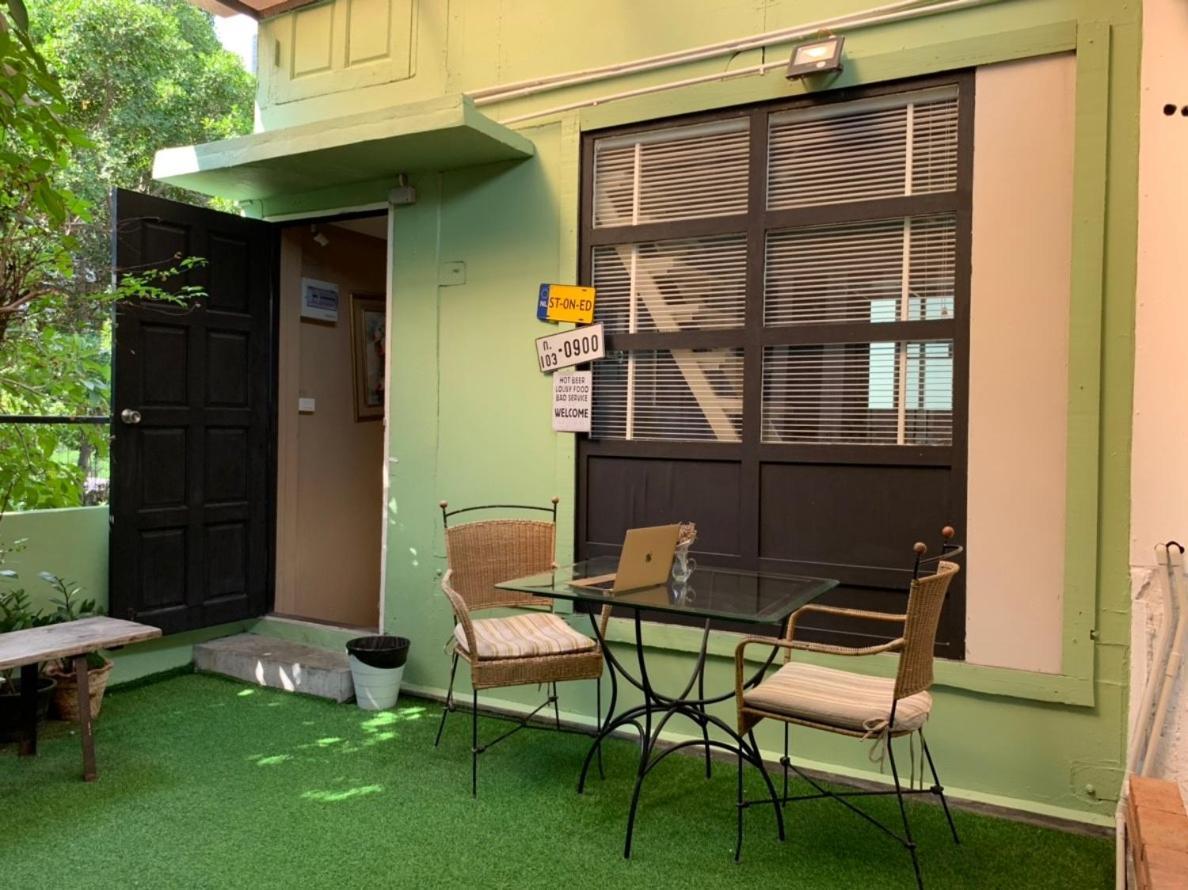 Bharani Hostel Bangkok Exterior photo