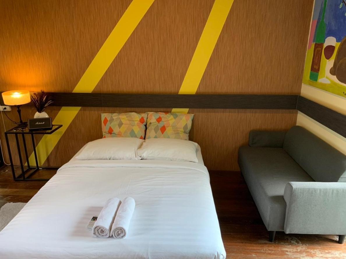 Bharani Hostel Bangkok Exterior photo
