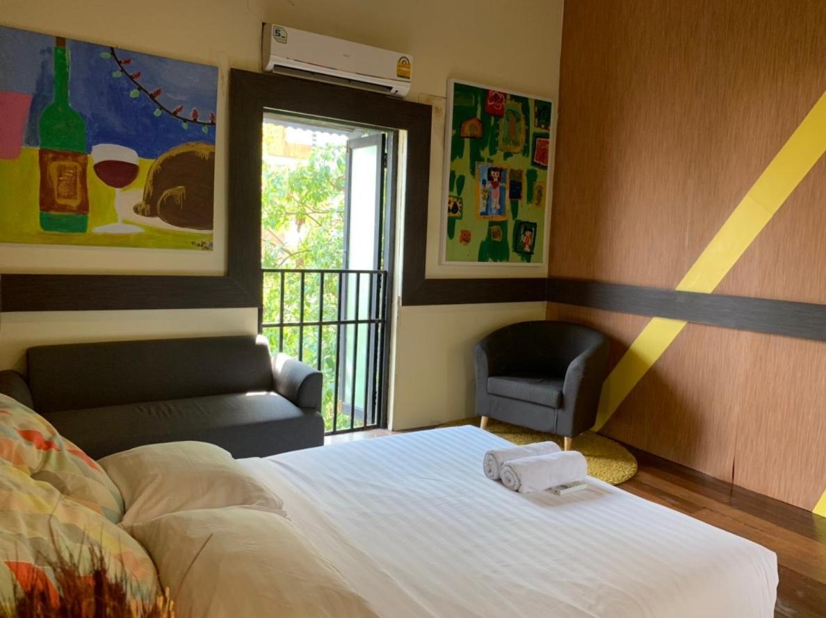Bharani Hostel Bangkok Exterior photo